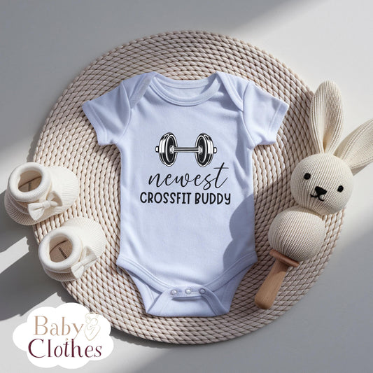 newest crossfit buddy baby bodysuit, cute crossfit baby outfit, baby announcement, newborn baby gift, daddy’s crossfit partner onesie®