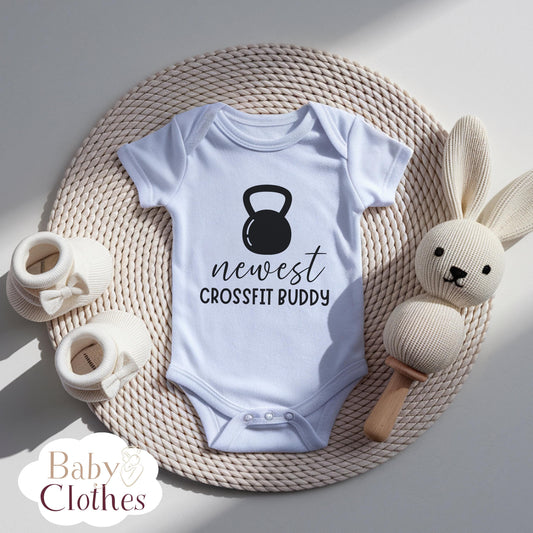 newest crossfit buddy baby bodysuit, cute crossfit baby outfit, baby announcement, newborn baby gift, daddy’s crossfit partner onesie®