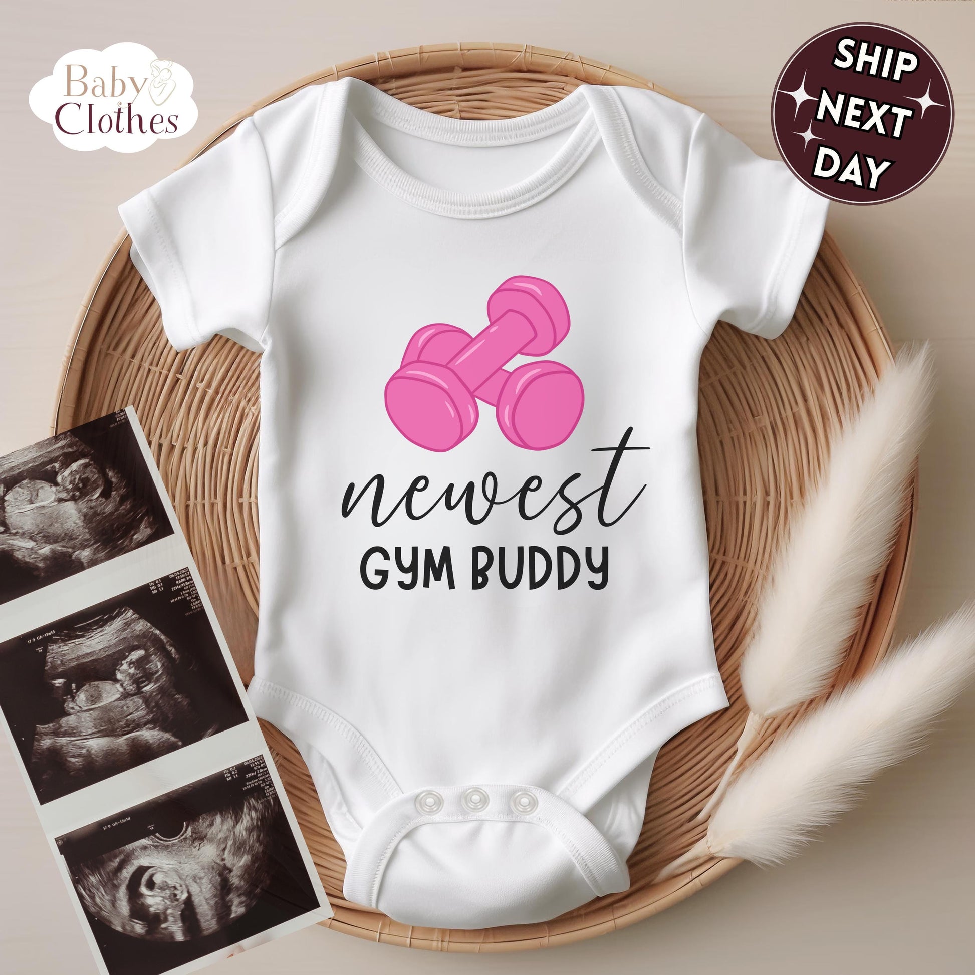 newest gym buddy baby bodysuit, cute gym baby outfit, baby announcement, newborn baby gift, daddy’s gym partner onesie®